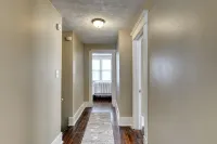 Cheerful 4-Bedroom home in Midtown Omaha - 방갈로