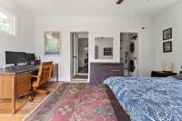 Victorian With An Amazing Location, Incredible Yard With Private outdoor Hot tub - 2-Star