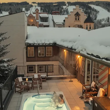 Lift House Lodge, Pet Friendly, Premium Studio Condo