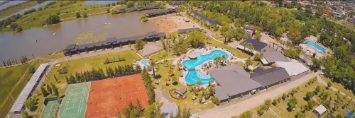 Howard Johnson Marinas & Resort - piscina