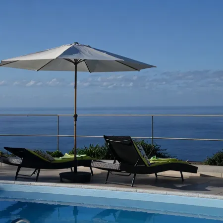 Casa Oliva-Vista Mar2: Designer Apartment on the Garden Level, Prime Location, Heated Pool