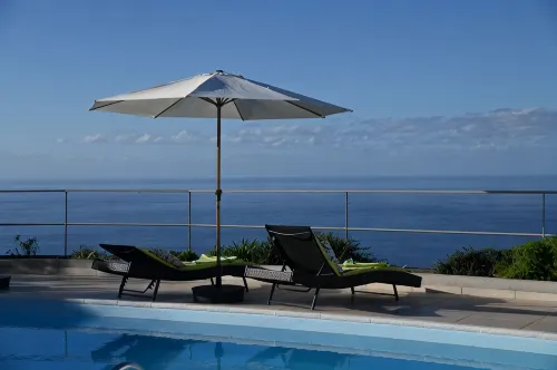Casa Oliva-Vista Mar2: Designer Apartment on the Garden Level, Prime Location, Heated Pool - Swimmingpools