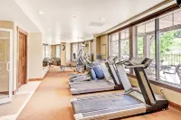 True Ski in/Out Luxury Condo - 3-Star