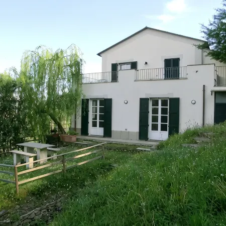 Lovingly Restored Country Farm House in Olive Grove 10 minutes from sea