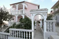 Apartments Iva - Homestays