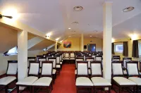 Hotel Maxim - 4 Sao
