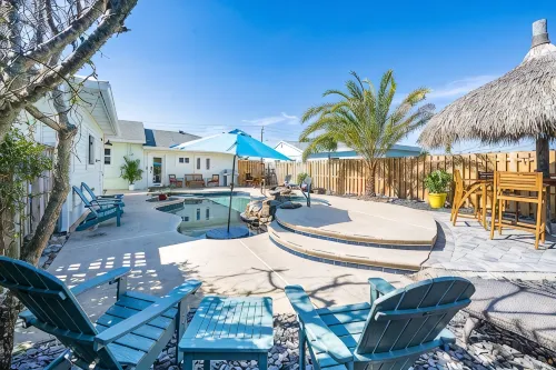 Oasis House: Heated Pool & Spa 300ft Walk to Beach - 4-Star