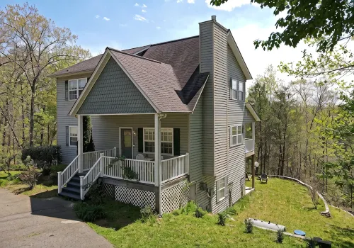 Spacious Family Mountain Gem Nestled in Nature-5 min to Historic Murphy! - Gym