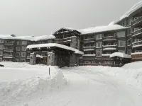 Spectacular Ski-in/Ski-Out Condo with 5-Star Appeal - 4-Star
