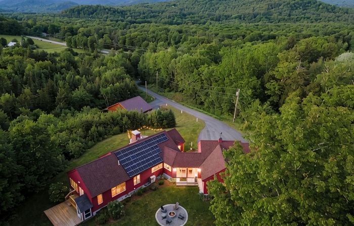 70 Acre White Mountain Estate - Trails, Views, Privacy