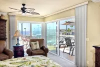 Northcoast Village Beautiful Penthouse w/ large rooftop deck and VIEWS! - ที่มีฟิตเนส