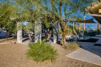 Modern Vegas Hot Tub Retreat • Pet Friendly • Near Strip • 10% Off January - Villaer