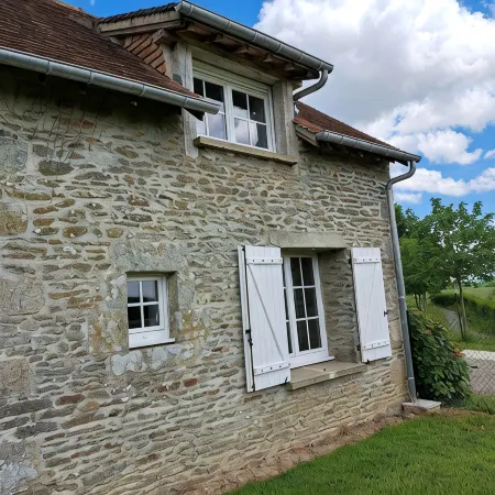Gite in the countryside, 3 minutes from town.