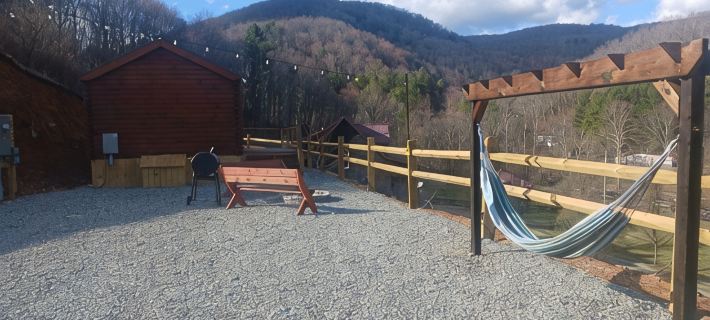 The Overlook Cabin near Grayson Highlands - Arcade & Theater Hotels in Grayson County