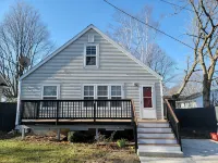 Cozy 4 Bedroom Home Away from Home - Wifi