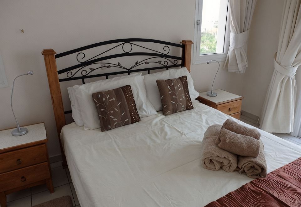3 Bed Villa,very large fully enclosed plot,outside covered kitchen ...