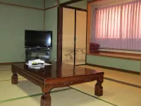 Takaraya - parking