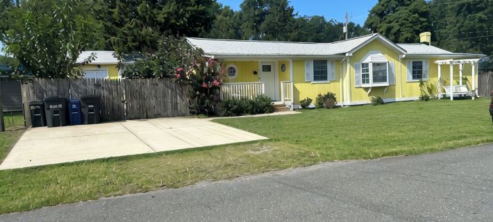 Escape with Your Pet to Sunny Place Cottage! Hotel a Colonial Beach