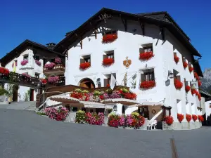Relais & Châteaux Schlosshotel Chastè - Scuol Tarasp