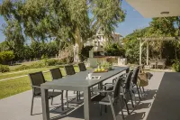 SUPERB LOCATION Luxury 5 bed villa, pool, sea view, beach / restaurants close by - maisons de vacances
