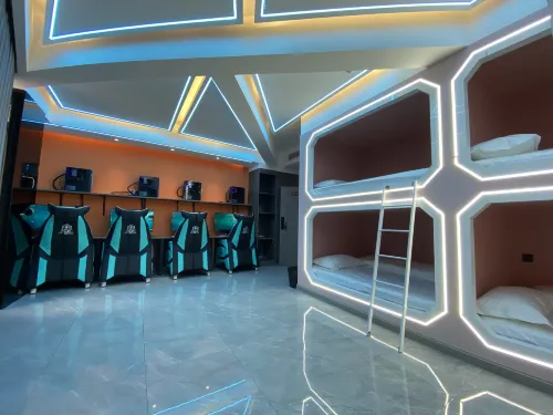 Longshan Fuyao E-sports Hotel