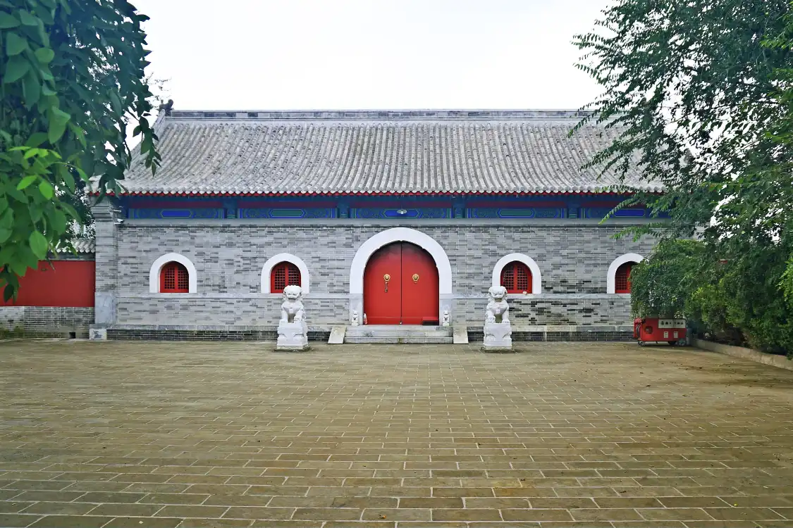 Hotels near Dafu Temple