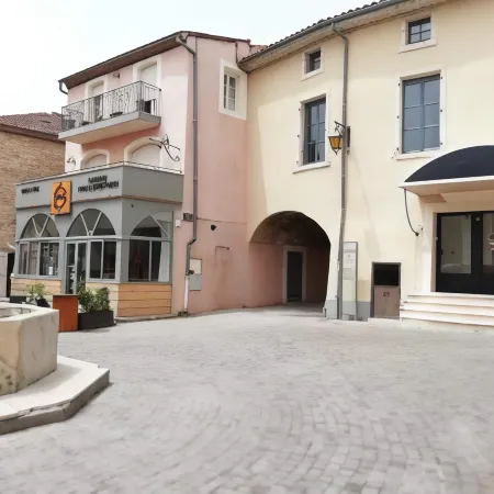La Villa Tria Castella