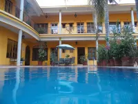 Hotel Plaza del Sol - Pools