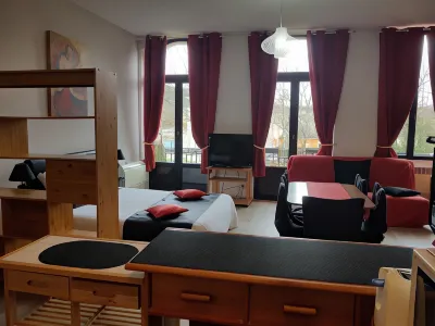 Appart'Hôtel les Tilleuls Các khách sạn ở Langon