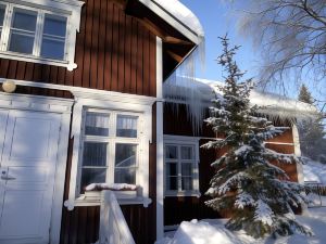 Lauri Historical Log House Manor