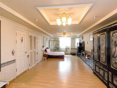 Yongin Hosujeongwon Pension Отели рядом с достопримечательностью «Dae Jang Geum Park»