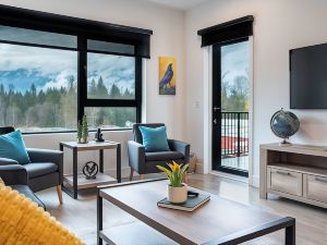 Bogey Bear Penthouse RevelstokeVacations