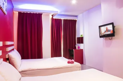 V Hotel Sri Gombak (Previously MyHome Hotel) Hotel dekat Saidina Hamzah Stadium(Stadium IIUM)