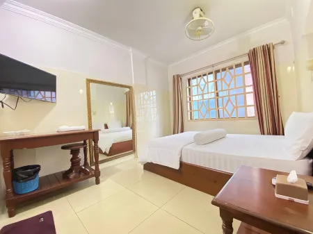 Empire House, Phnom Penh