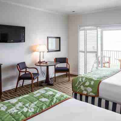 Island Inn & Suites, Ascend Hotel Collection Rooms