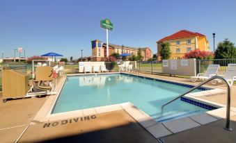 Baymont by Wyndham Shawnee