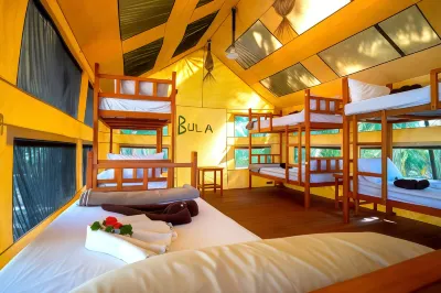 Barefoot Manta Island Resort Các khách sạn ở Waya