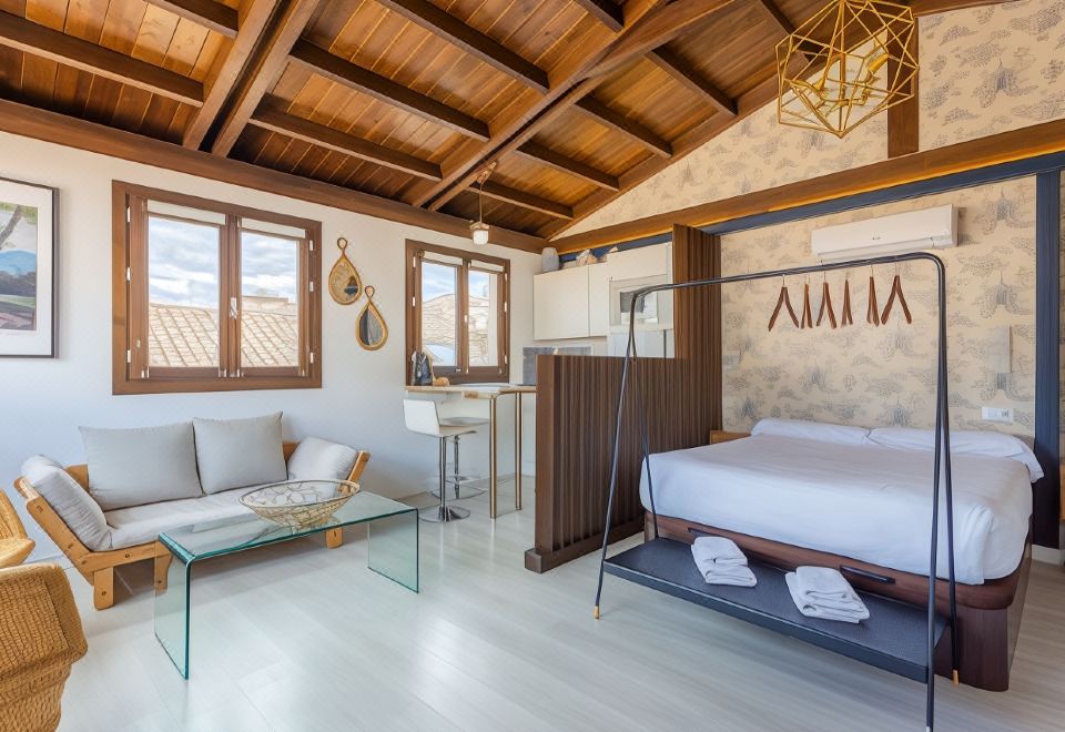 Apartamentos Real Suites Realejo - Housity