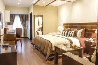Royaute Luxury Suites and Hotel Gulberg Lahore