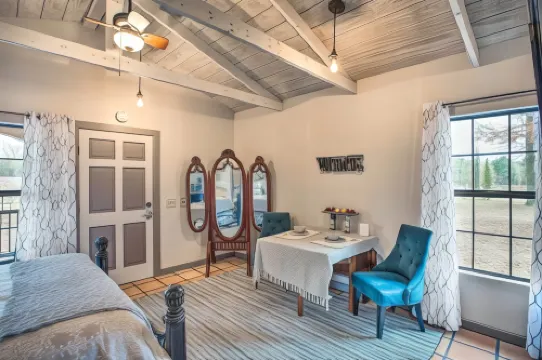 Blue Jay Cottage - Pittsburg Studio on Winery!