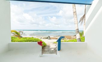 Gorgeous Ocean Views! Welcome to Bella Breeze! BeachFront 2Br 2BA