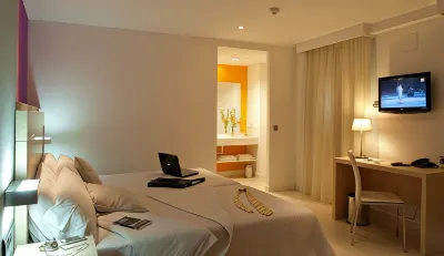 Hotel Europa Các khách sạn gần Aulario Flores de Lemus