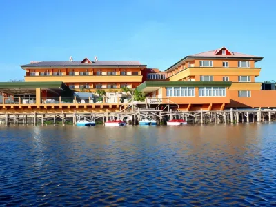 Peten Esplendido Hotel and Conference Center فنادق في Flores