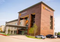 La Quinta Inn & Suites by Wyndham Austin Parmer/Tech Ridge Hotels near H-E-B