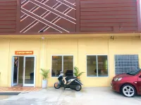 Hotel Warna Hotel dekat UD CAKALANG PITU