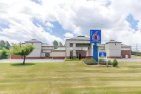 Motel 6 Georgetown, KY - Lexington North Hotels near Pilot Travel Center