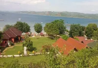 Gili Gede Island - Yut Inn Flower Paradise Hotels in Gili Asahan