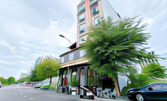Emerald Ocean Hotel