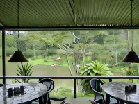 Lucky Bug Bed and Breakfast Hotels in Tilaran