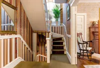 The Coolidge Corner Guest House: A Brookline Bed and Breakfast فنادق في بروكلين